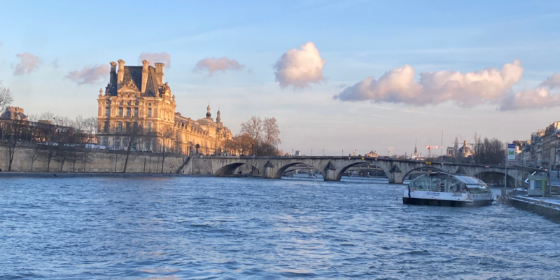 louvre paris seine